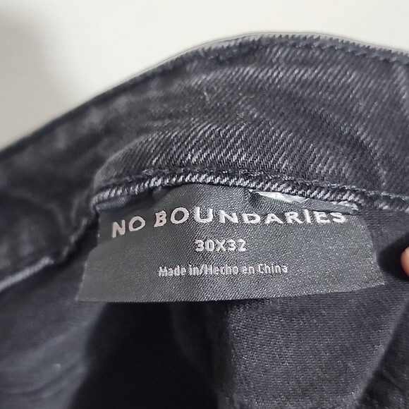 No Boundaries slim fit black denim distressed jeans NWT size 30x32 - Picture 10 of 14